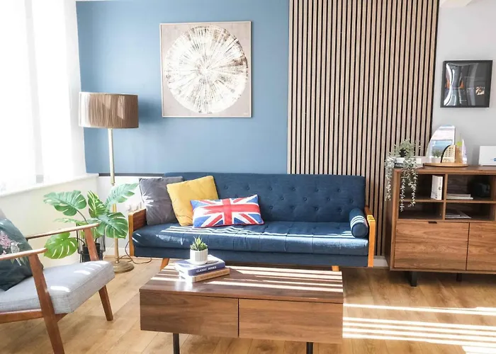Spacious 2Br 2Ba City Centre Sleeps 5